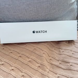 BRAND NEW!!! Apple Watch SE, starlight, 40mm, GPS and cellular